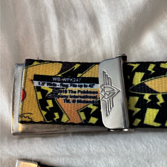 Hot Topic Pikachu Web Belt, Reversible, Black - Picture 2 of 3